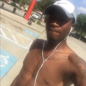 Meet your Posher, Devonte